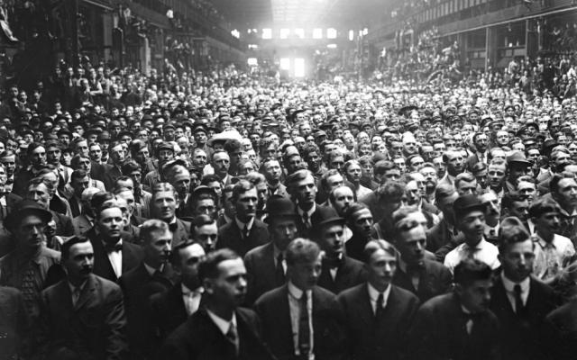 A crowd of Allis Chalmers workers waiting to hear a campaign speech by William Howard Taft (1857-1930) during his successful campaign for the US Presidency in 1908.